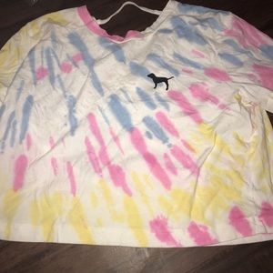 NWOT VS Pink tee 😍